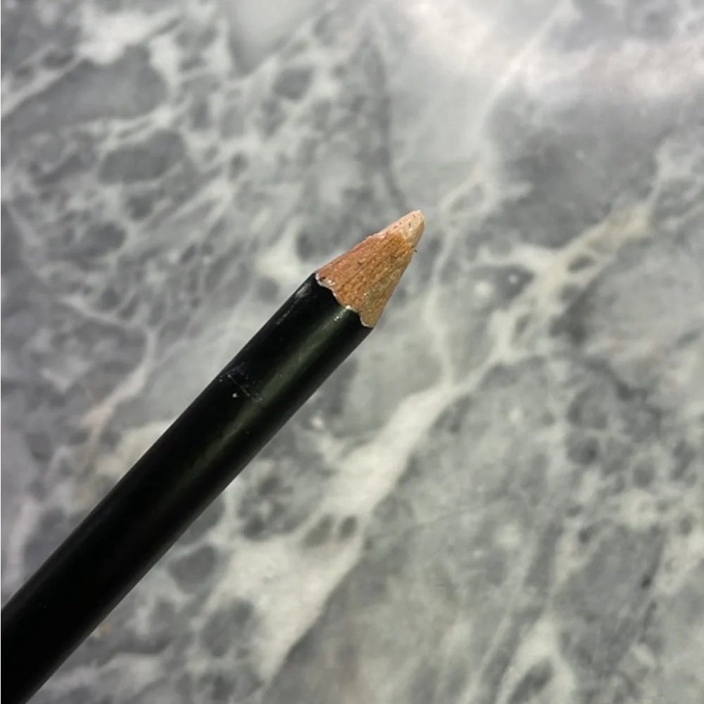 Revolution‎ Eyeliner Pencil Nude